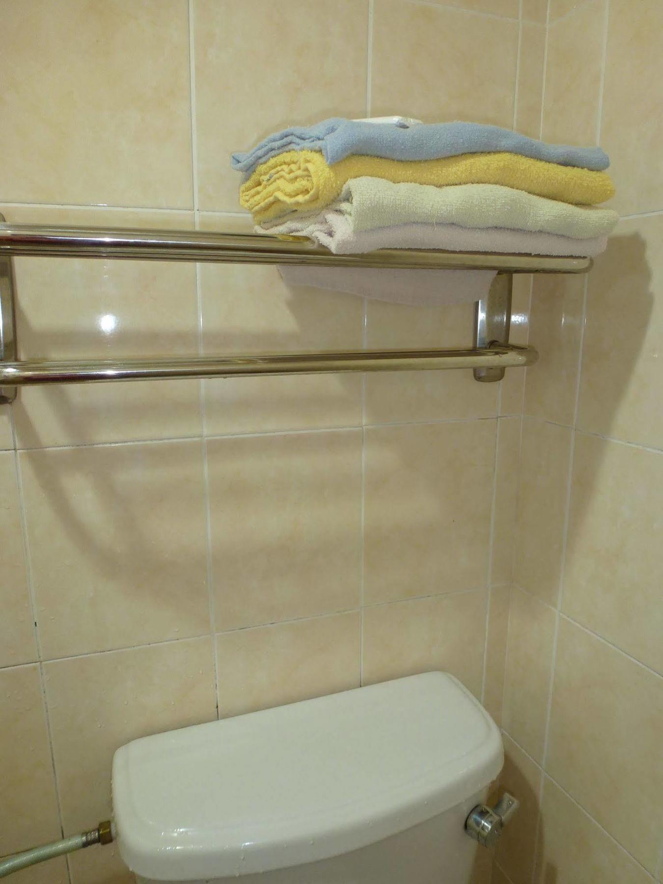 Batu Berendam Inn Kampong Sungai Putat エクステリア 写真