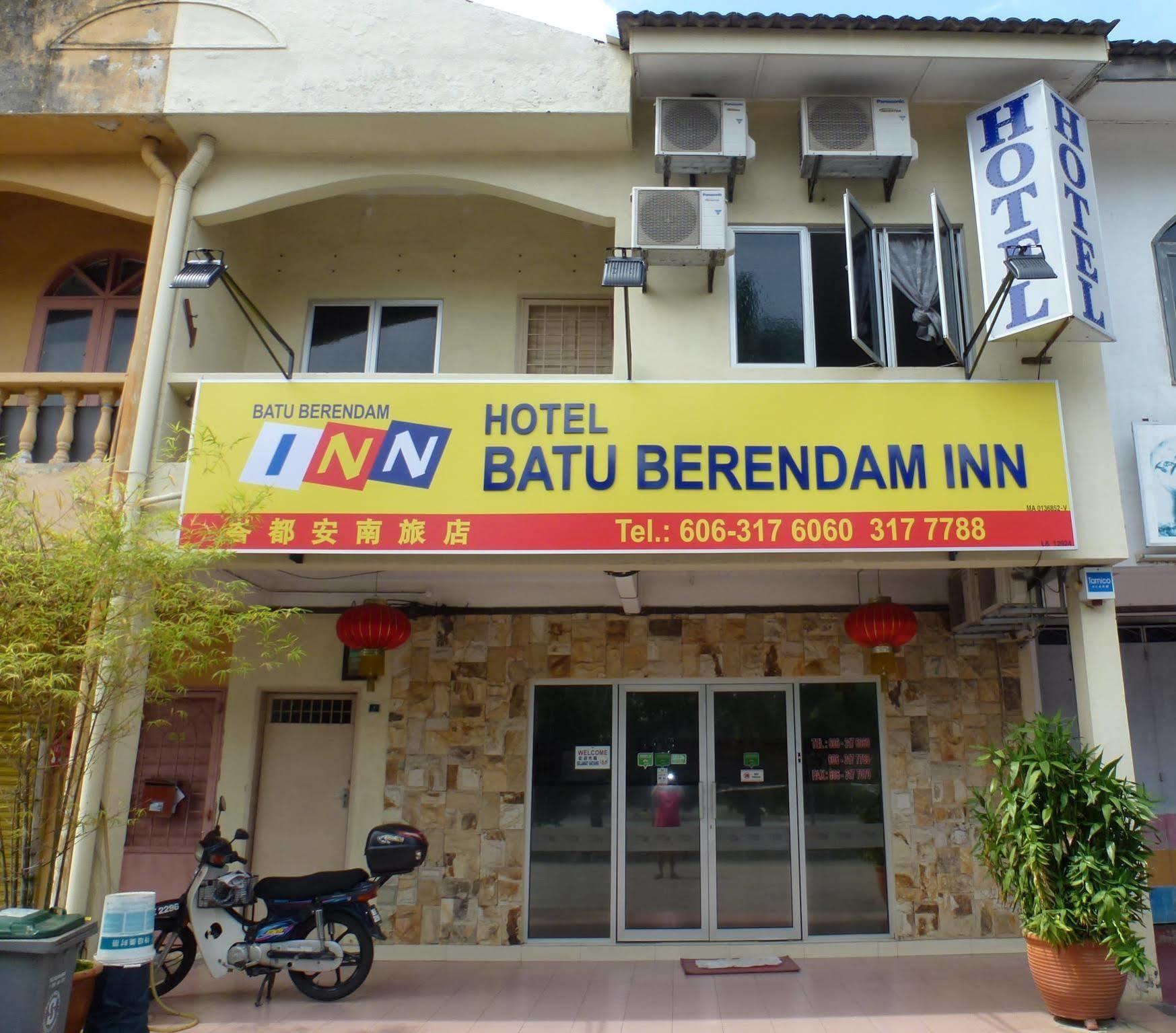 Batu Berendam Inn Kampong Sungai Putat エクステリア 写真