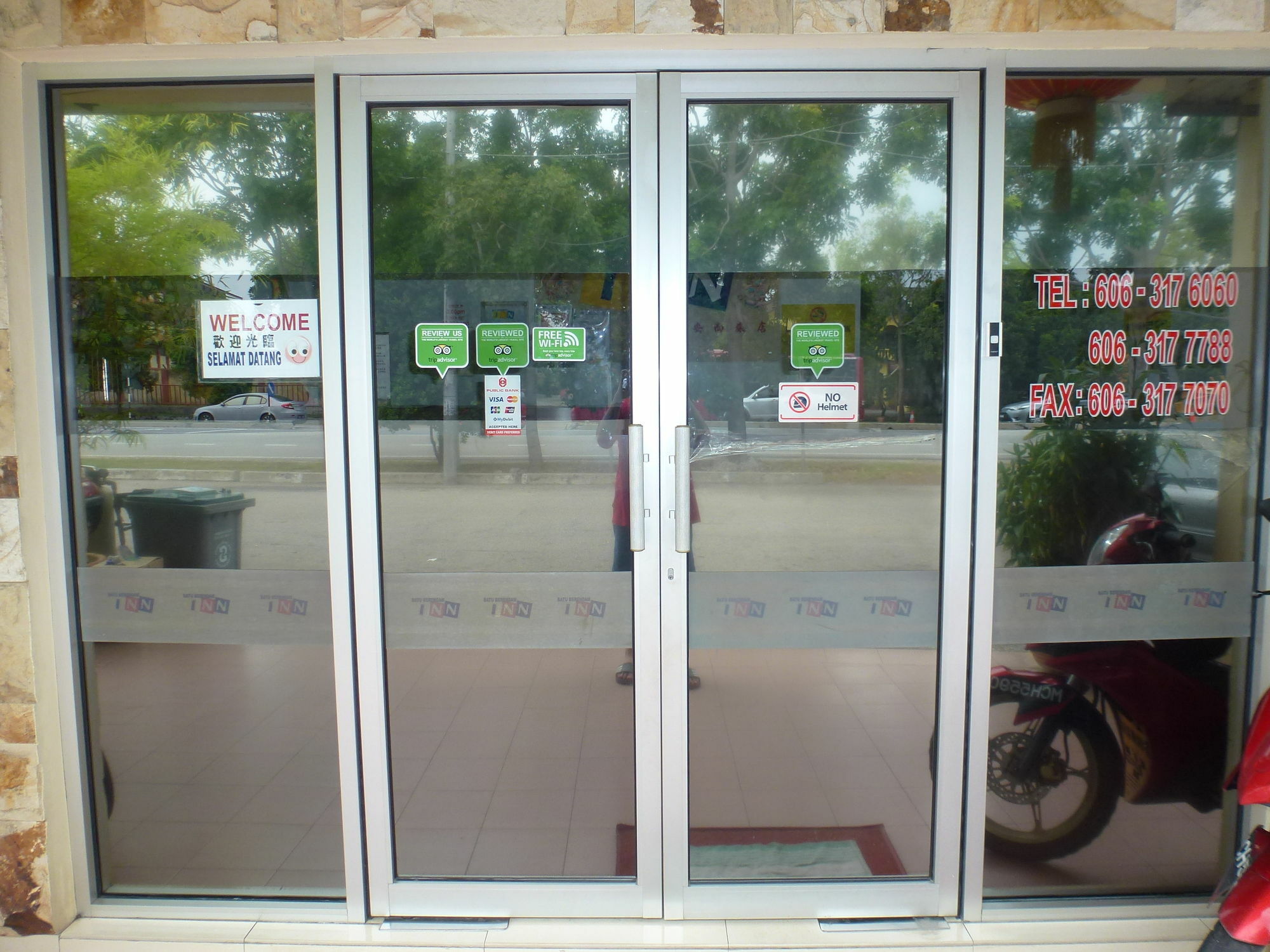 Batu Berendam Inn Kampong Sungai Putat エクステリア 写真